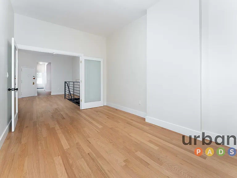 828 Halsey St #2B — Photo 9