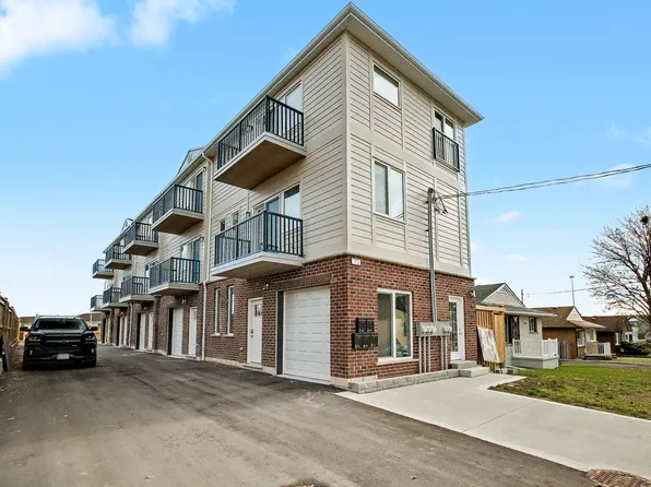 172 Kehl St #1, Kitchener, ON N2M 3V2