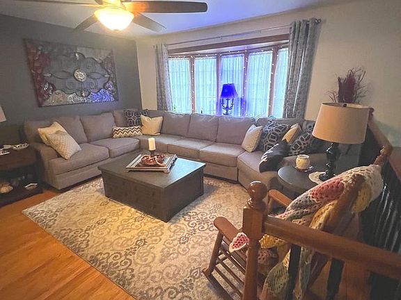 4th image of 707 Parkside Blvd