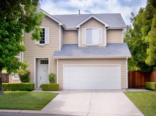 1085 E Monticello Cir, Fresno, CA 93720