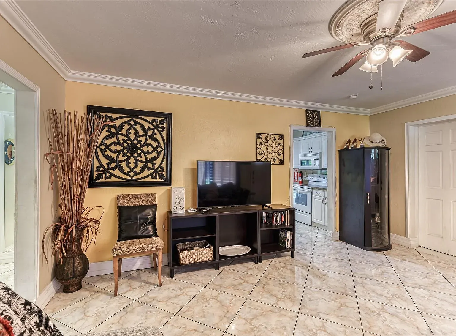 2 bed, 1198 sqft, $3,000 — Photo 3
