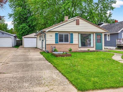 715 Division St, Neenah, WI, 54956