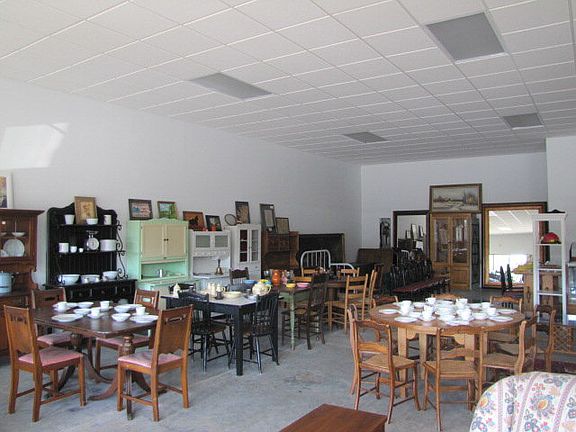 4th image of Macon Center Dr