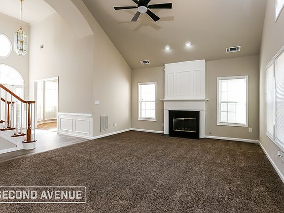 4th image of 3725 Hansberry Dr