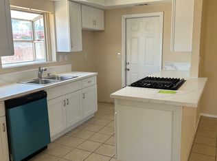 18074 Sycamore St, Hesperia, CA 92345