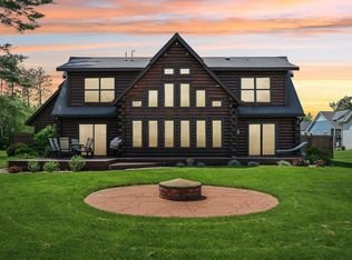 N4014 Majestic Cir, Cambridge, WI 53523