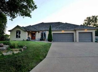 876 W Kingsway Dr, Springfield, MO 65810
