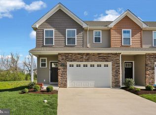 38 Hubbardton Ct, Reading, PA 19608