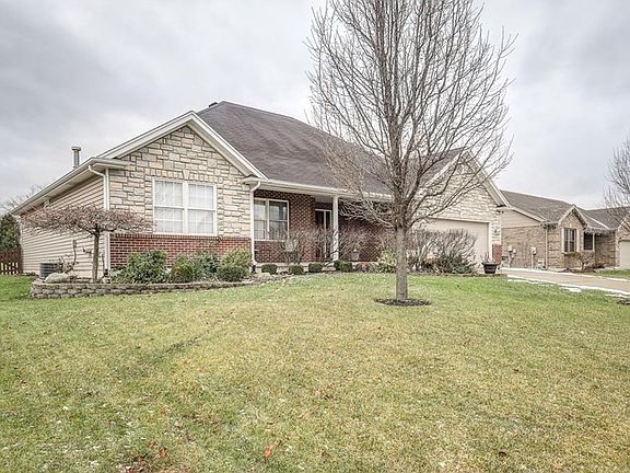 2nd image of 4585 Amelia Dr