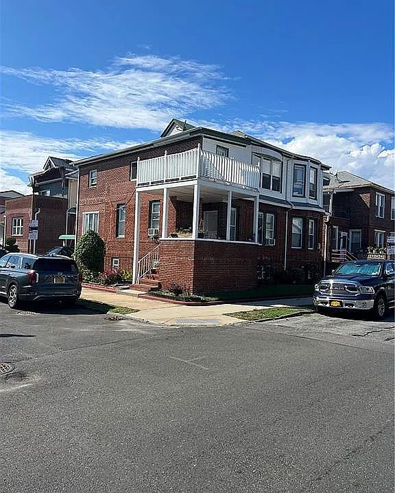 1st image of 3903 Lyme Ave
