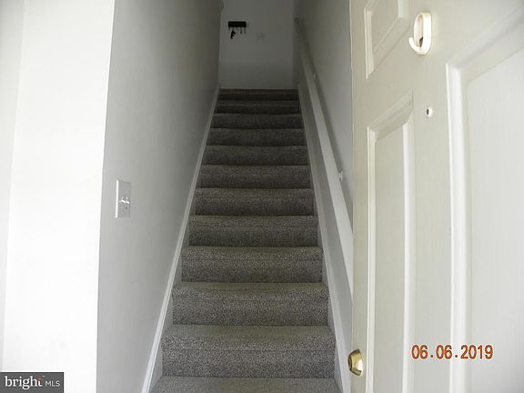 3rd image of 300B Mitten Ln #B