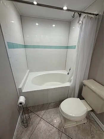 42 Sandalwood St #B — Photo 8