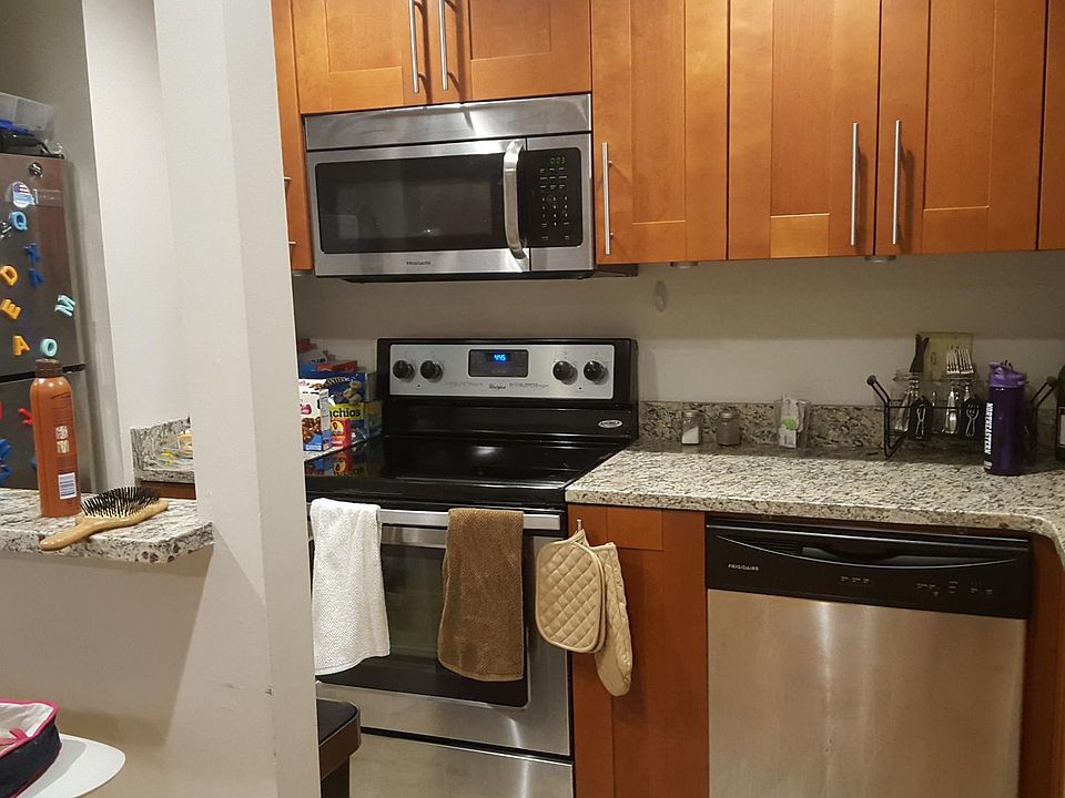 2nd image of 111 Gainsborough St #1006