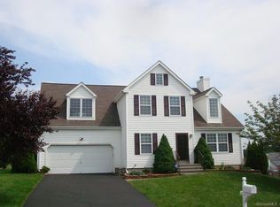 9 Sandtrap Ln, Middletown, CT 06457