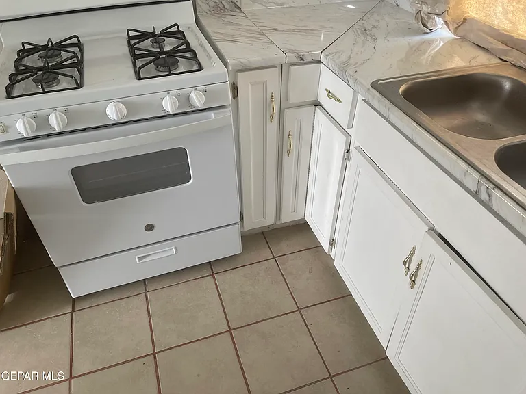 1026 Myrtle Ave #6 — Photo 4
