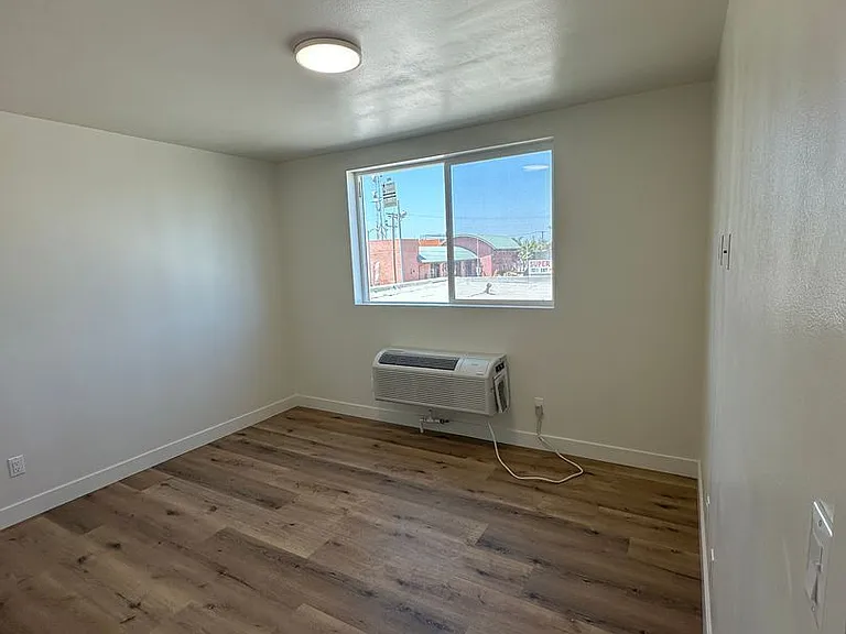 10914 S Main St #202 — Photo 13