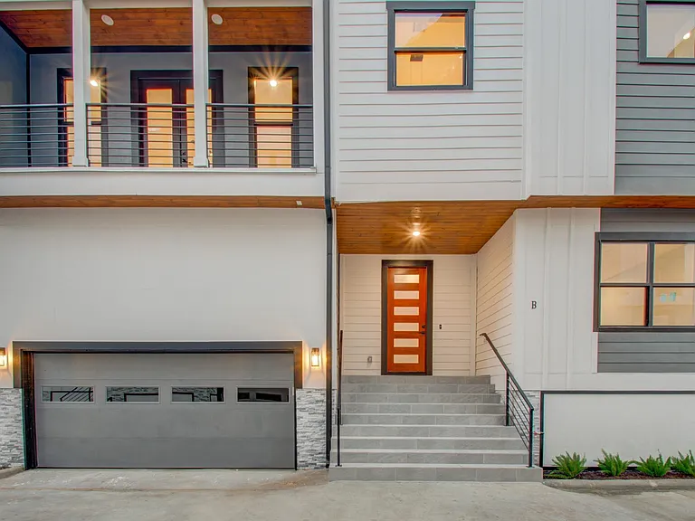 7016 Staffordshire Blvd #B — Photo 1