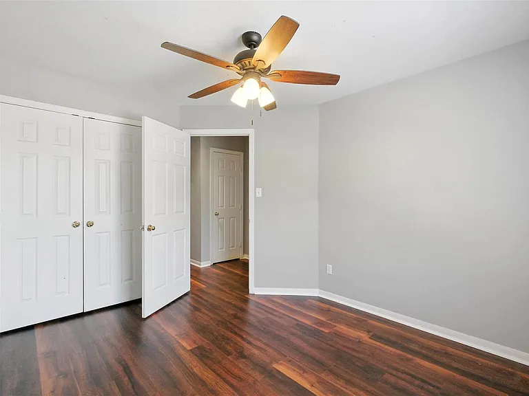 10222 Thornmont Ln — Photo 12