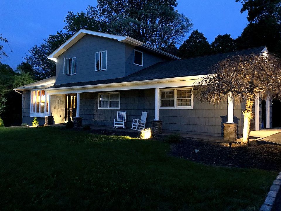 1st image of 19 Essex Dr