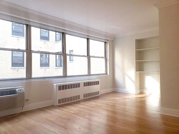 3rd image of 210 W 89th St APT 10B