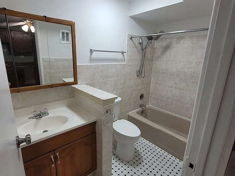 1225 E Woodbury Ln #1B — Photo 8