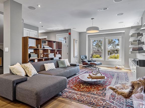 4th image of 264 Surrey St
