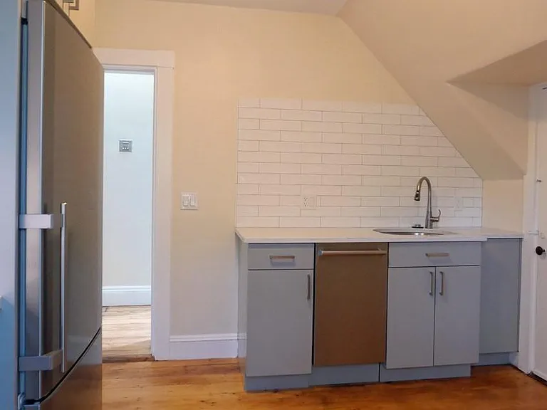 81 Oxford St #3 — Photo 3