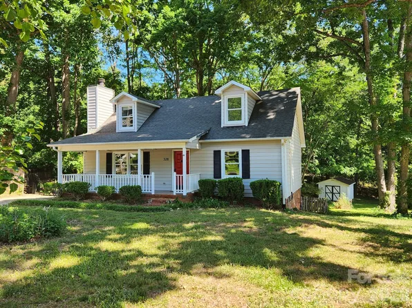 328 Swampfox Dr, Fort Mill, SC 29715