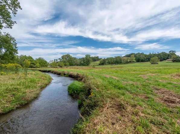 148 Mill Pond Rd SW, Floyd, VA 24091