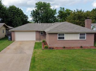 9315 E 49th St, Tulsa, OK 74145
