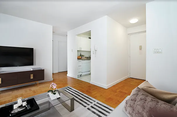 Rented by REAL New York | media 4