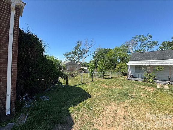 5th image of 1405 Hickory Grove Rd