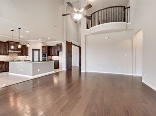 216 Equestrian Rd, Lake Dallas, TX 75065