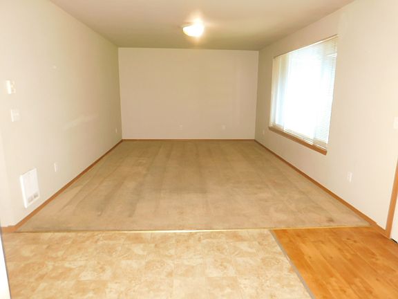 3rd image of 1207 Beach Ave APT 3