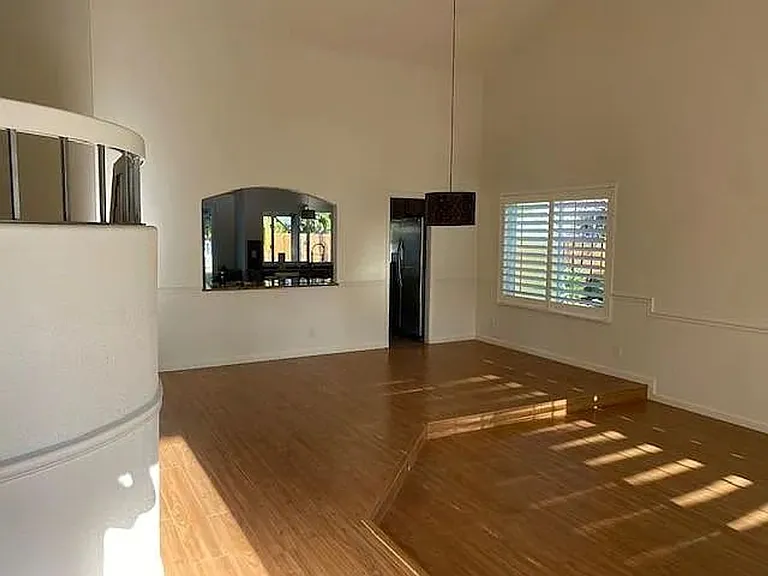 711 Oak Burl Ln — Photo 5