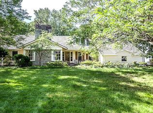 4892 Countryside Rd, Lyndhurst, OH 44124