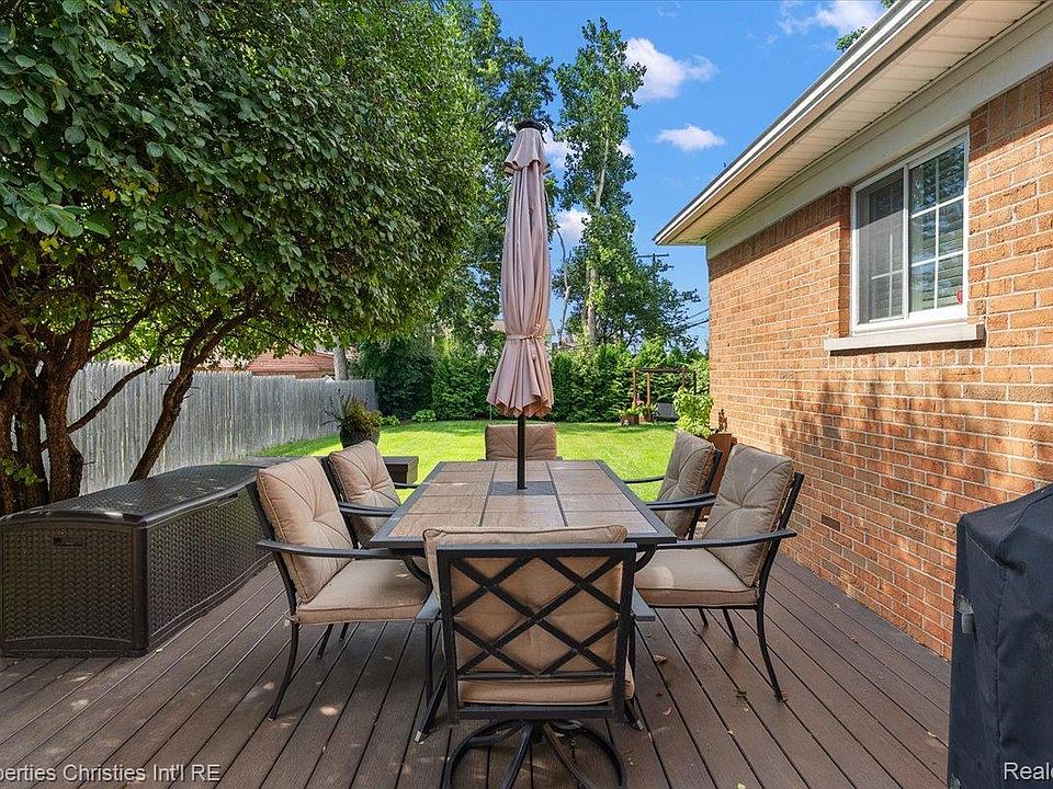 17657 Avilla Blvd, photo 3