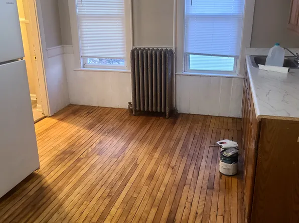 17 Horton St #4, Lewiston, ME 04240