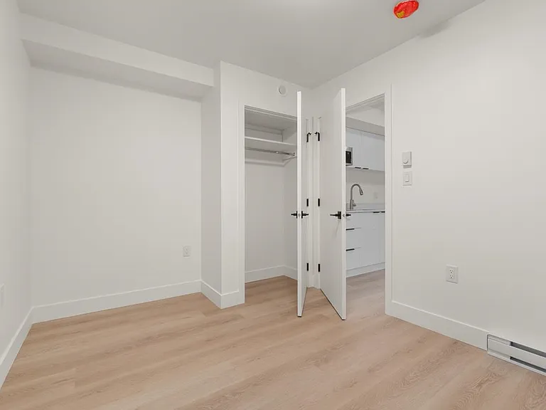 7338 Maple St #BASEMENT — Photo 8