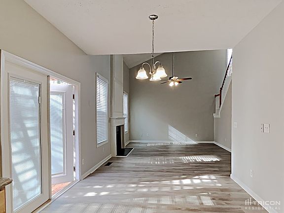 4th image of 25 Rosemary Pl