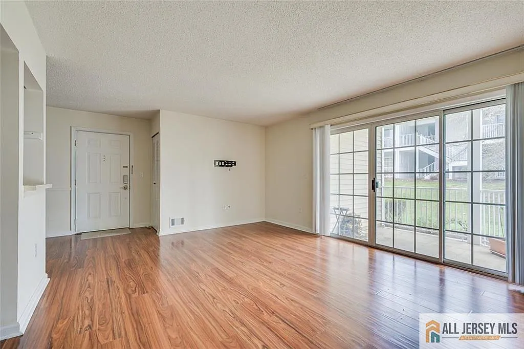 Building Photo - 69 Amberly Ct