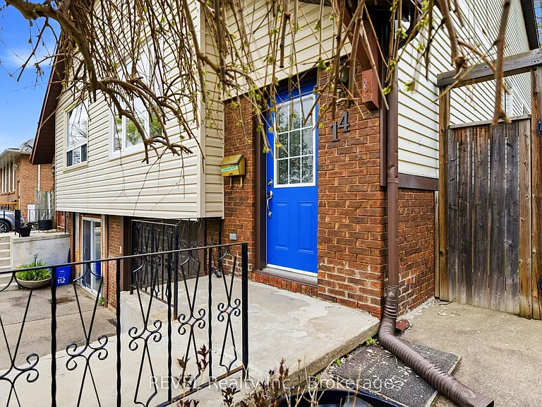14 Deborah Ct — Photo 2