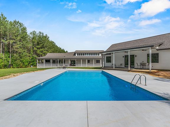 4th image of 213 Tombfield Rd