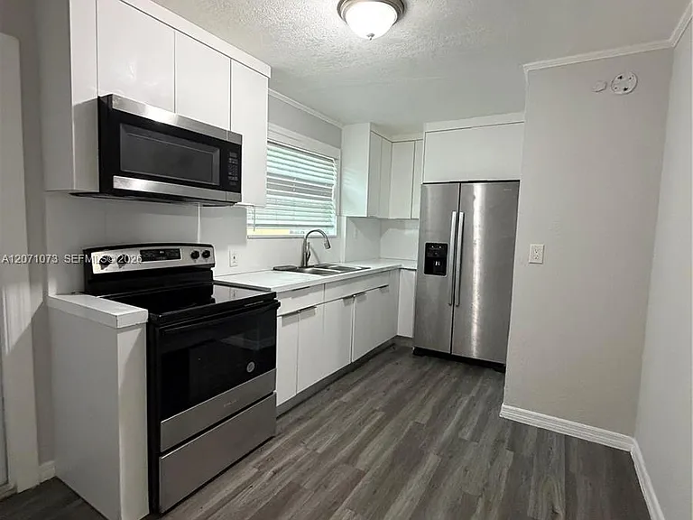706 S F St #REAR — Photo 3