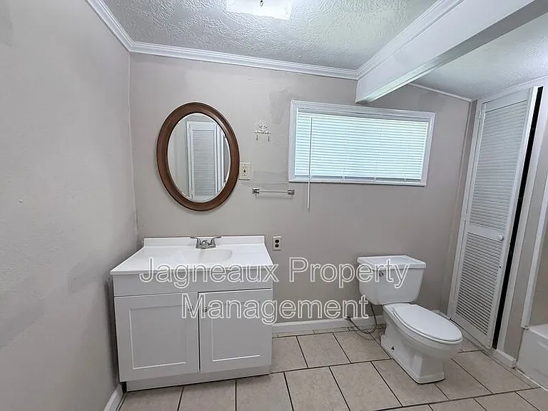106 Fontenot Rd — Photo 1