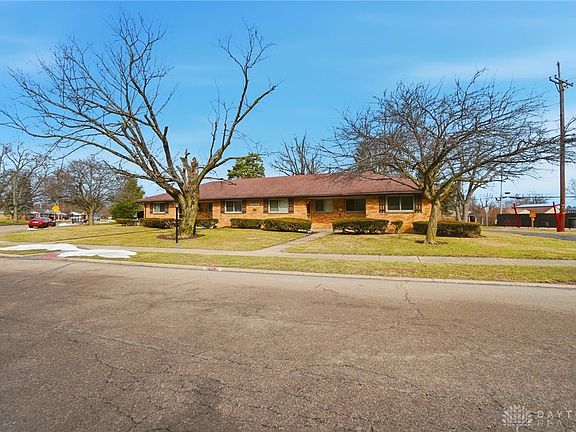 2nd image of 701 Wiltshire Blvd