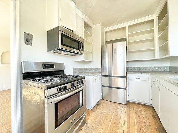 2nd image of 1912 Cimarron St