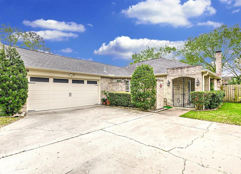 1st image of 20207 Warrington Dr