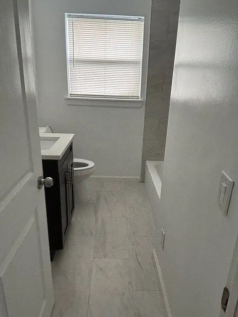 2 bed, 930 sqft, $1,300 — Photo 3