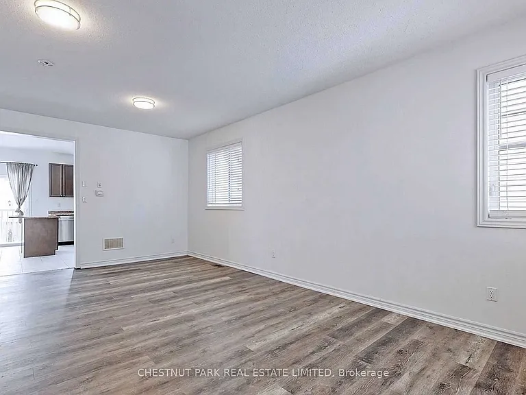 808 Oreilly Cres — Photo 5